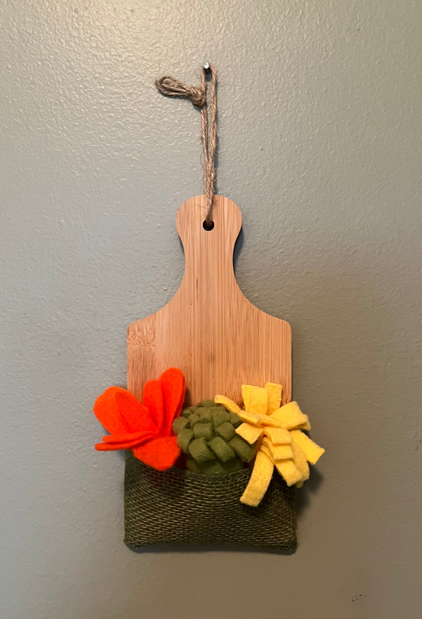 Mini cutting board with succulents