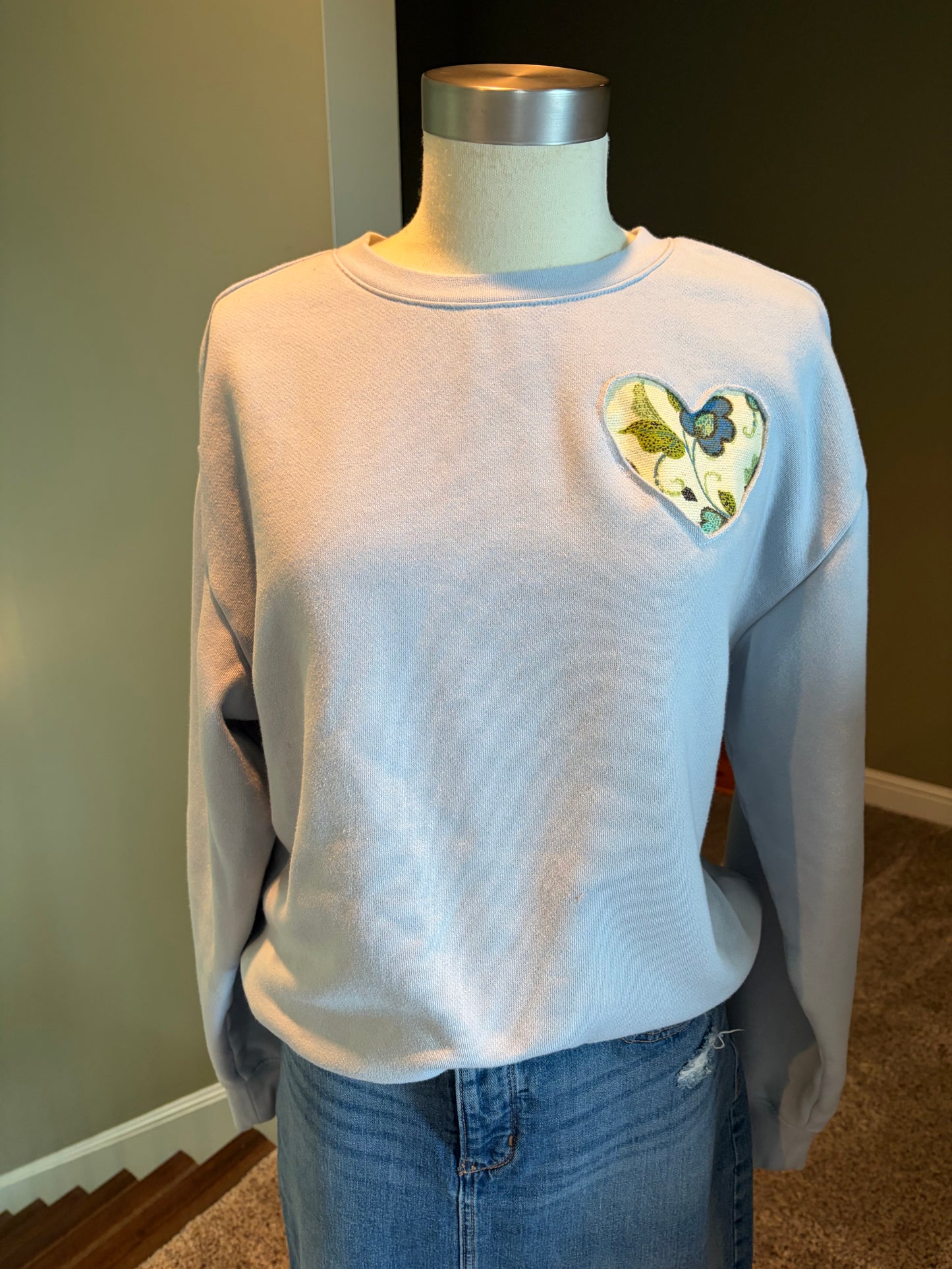 Sweatshirt